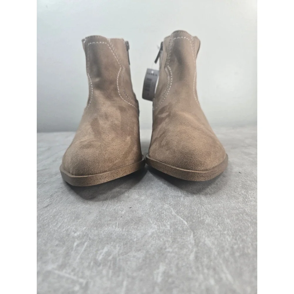 Torrid Western Ankle Booties 6 Wide Fit Tan Faux Suede Cowgirl Pointed Toe Boots